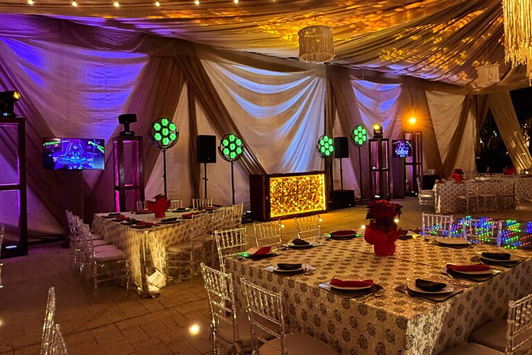 Montaje-dj-para-bodas-con-luces-retro-en-color-verde