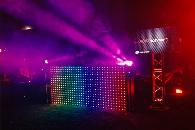 foto-del-paquete-3-linea-oro-con-cabina-led-de-movimientos-gráficos