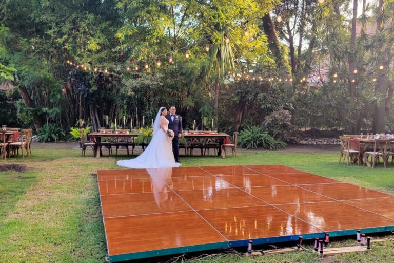 Dj para fiestas empresariales de fin de año 8 pista-de-baile-de-madera-duela-para-boda-al-aire-libre-jardin-puebla