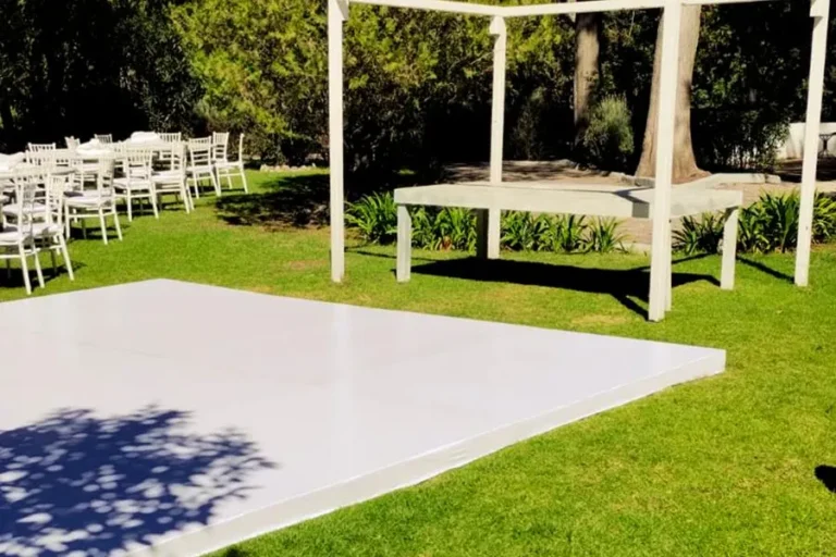 renta-de-pista-de-baile-charol-blanco-para-eventos-en-puebla