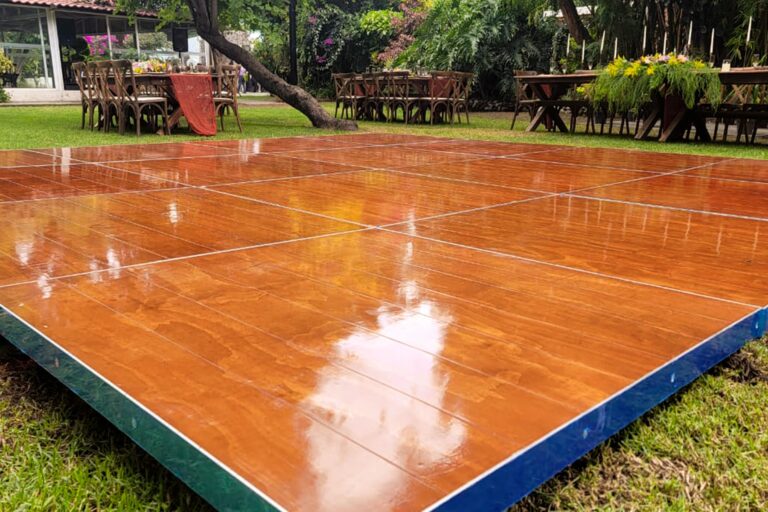 renta-de-pista-de-baile-de-madera-duela-en-jardin-puebla