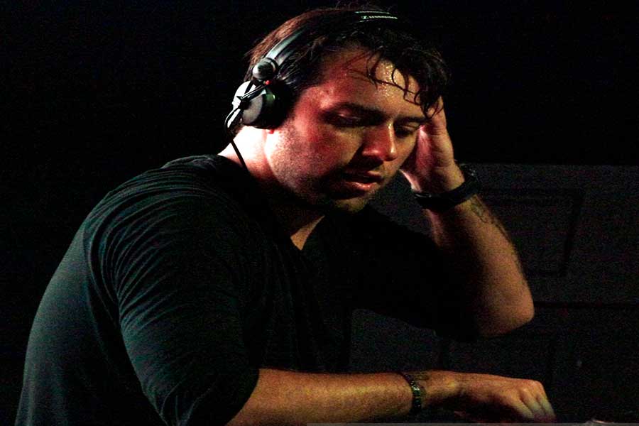 Los-audifonos-que-usa-el-DJ-sebastian-Ingrosso