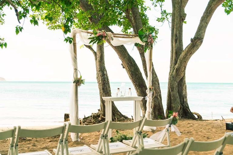 Arco para boda de novios sencillo