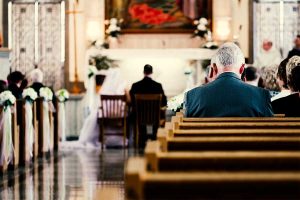 Imagen-de-una-boda-religiosa-en-la-iglesia