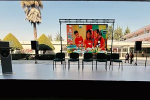Renta de pantallas LED en Puebla 48 renta de pantalla led en puebla en escenario escolar para eventos educativos